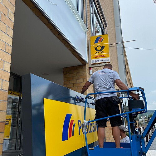 Montage der Werbeblende Postbank
