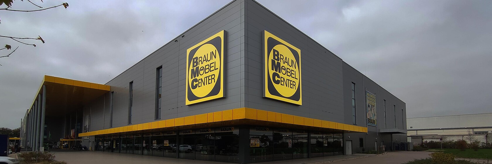 Lichtwerbung Spanntuchanlagen Moebelcenter Braun