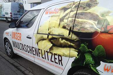 Autowerbung Metzgerei Winter, Schorndorf bei Stuttgart, Skoda Praktik 