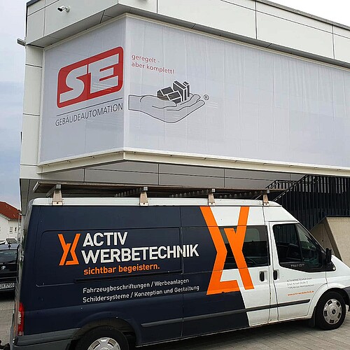 Werbebanner Kederrahmensystem SE Gebaeudeautomation