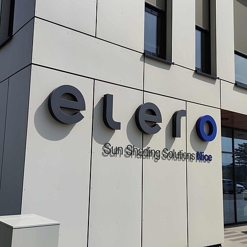 Leuchtschrift elero Day & Night