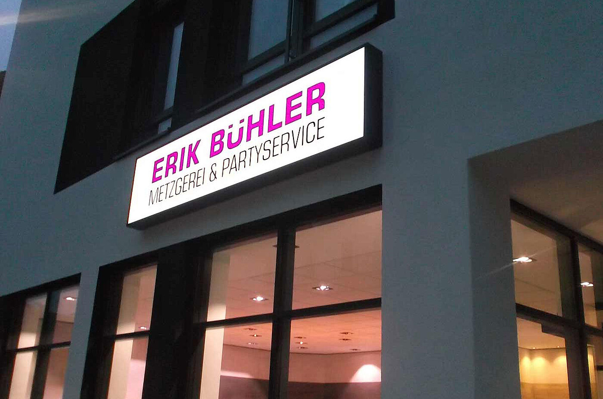 Leuchtkasten Erik Buehler