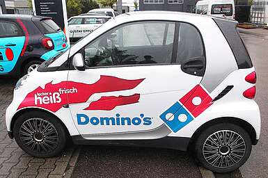 Autobeschriftung Domino´s Pizzaservice, Fellbach bei Stuttgart, Smart