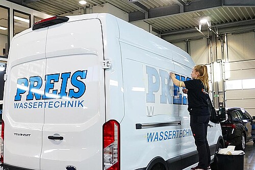 Fahrzeugbeschriftung Ford Transit für Preis Wassertechnik