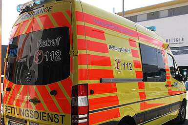 Autobeschriftung Sani-Team, Fellbach bei Stuttgart, Krankentransport MB Sprinter