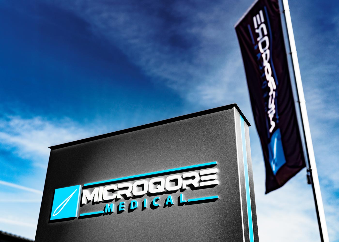 Werbepylon dekupiert Microqore Medical